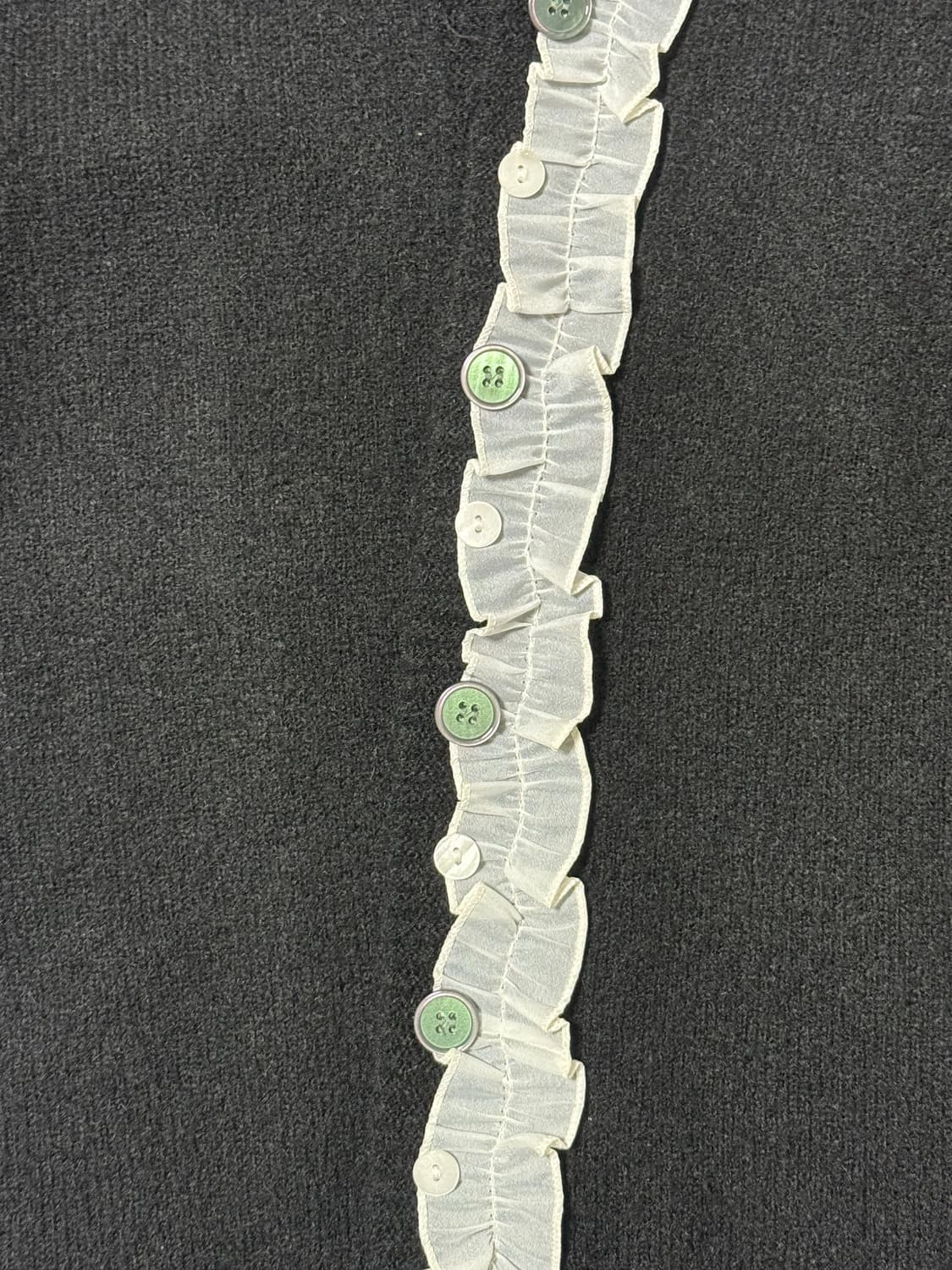 자개 단추 프릴 가디건 상품이미지2