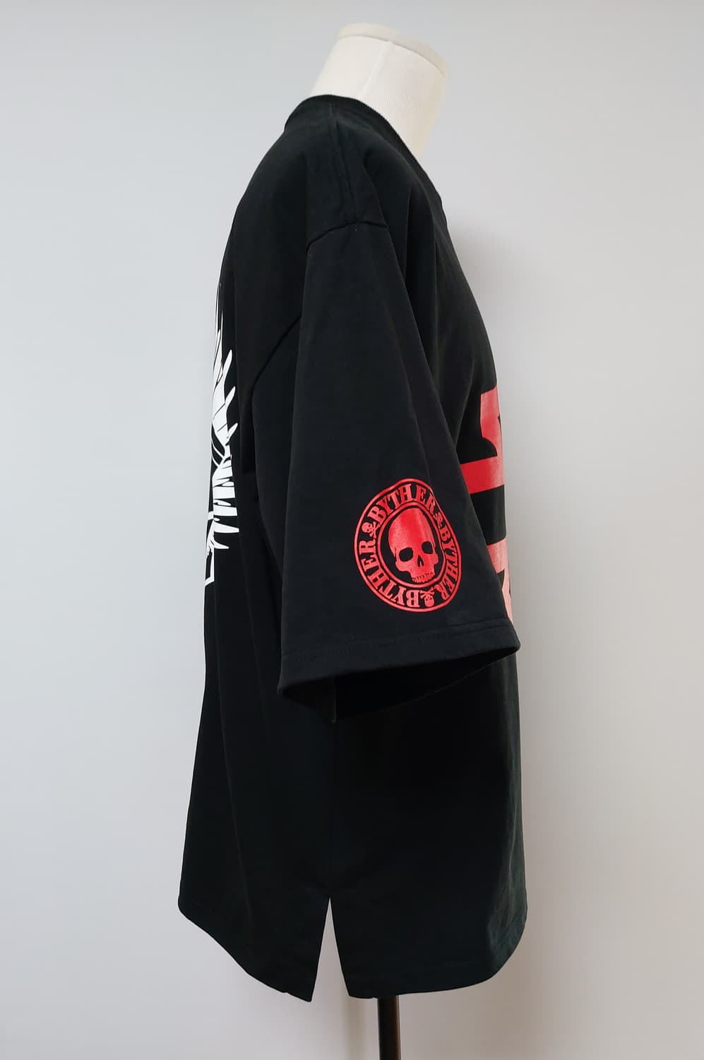 바이더알(ByTheR) 블랙 그래픽 오버핏 티셔츠 (사이즈 3)

 상품이미지4