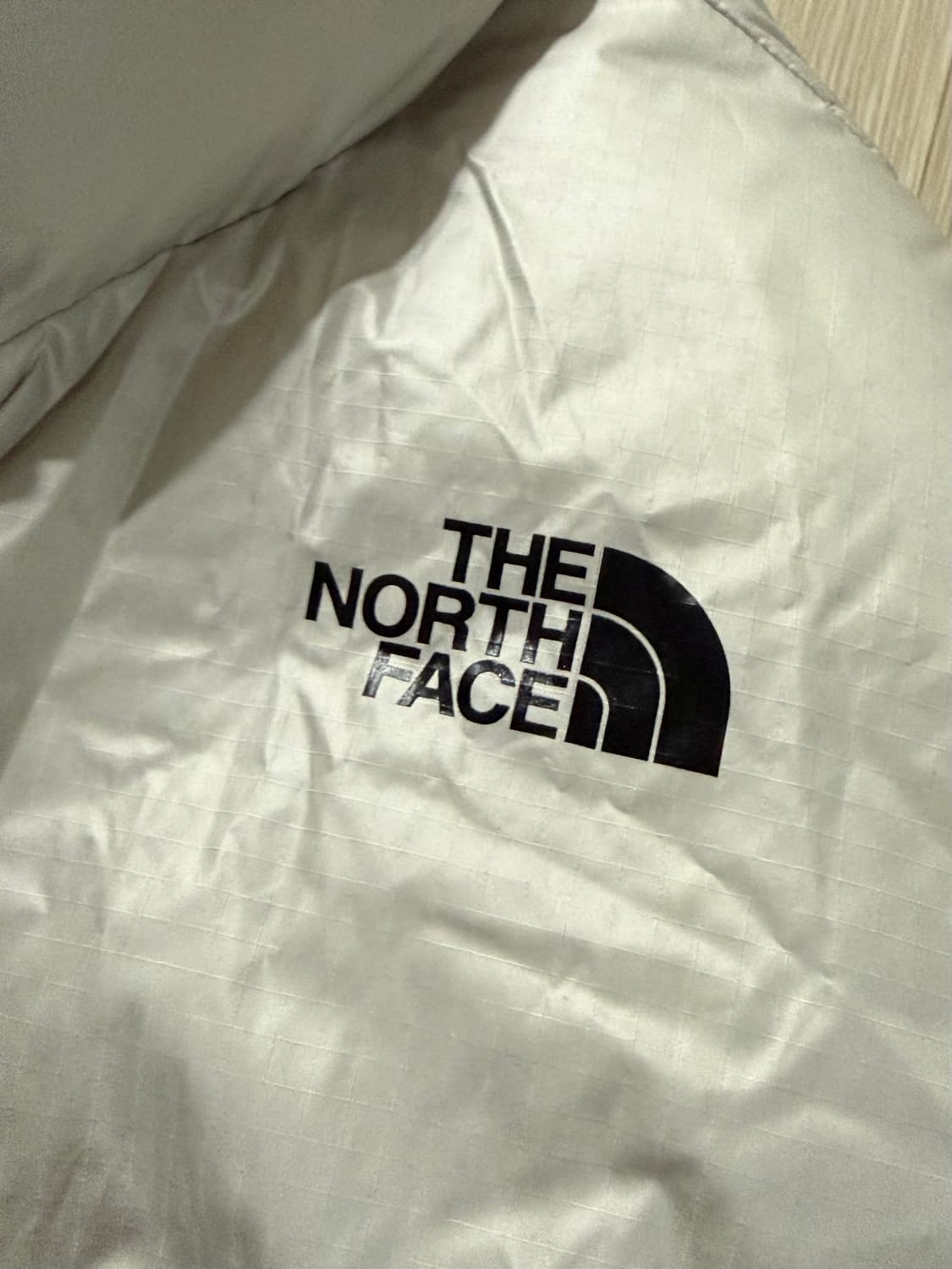 노스페이스 여성용 화이트 라벨 글로시 다운 패딩 NJ1DP61K wm 상품이미지6