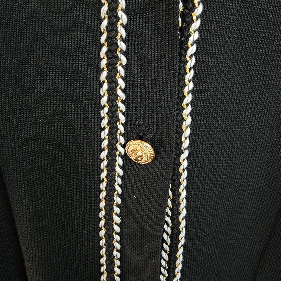 LXE 블랙 금장 가디건 상품이미지4