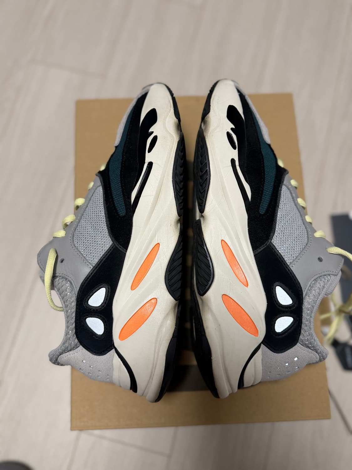 이지부스트700 웨이브러너 265 상품이미지3