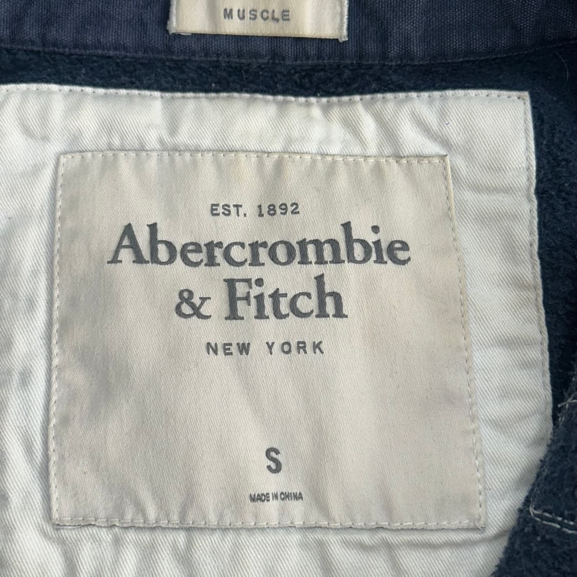 Abercrombie 아베크롬비 스펠아웃로고 네이비 후드집업 상품이미지5