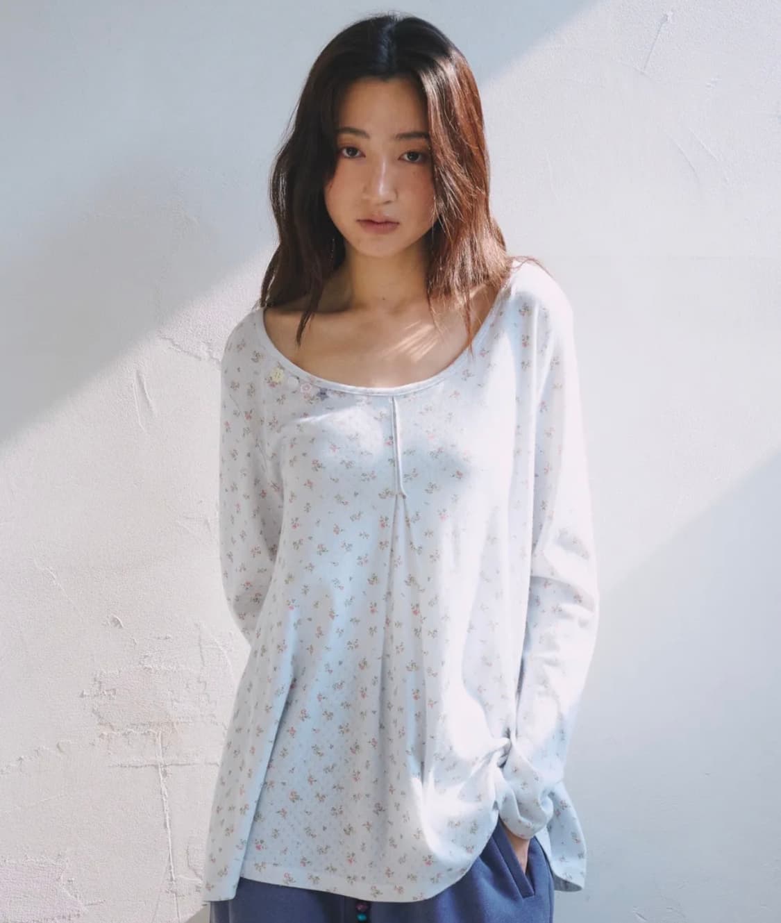 오피쉬-Floral Tuck Longsleeve, Sky Blue 상품이미지1