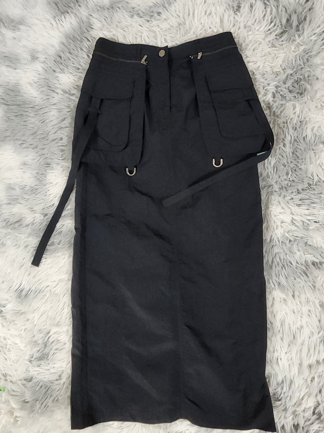 마뗑킴 포켓 레이어드 롱 스커트 블랙 상품이미지4