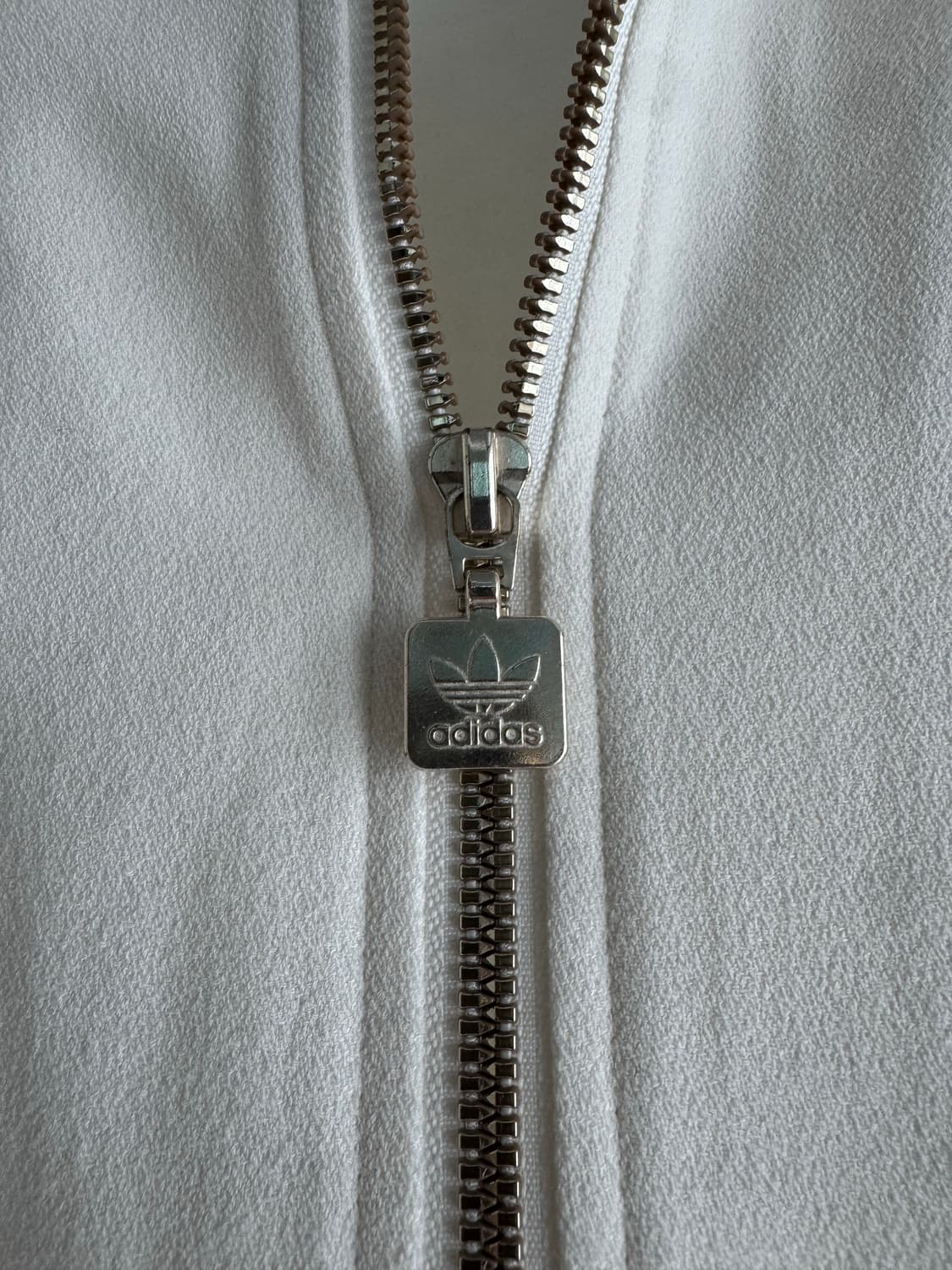 아디다스 우먼스 크레페 화이트 트랙탑  상품이미지3