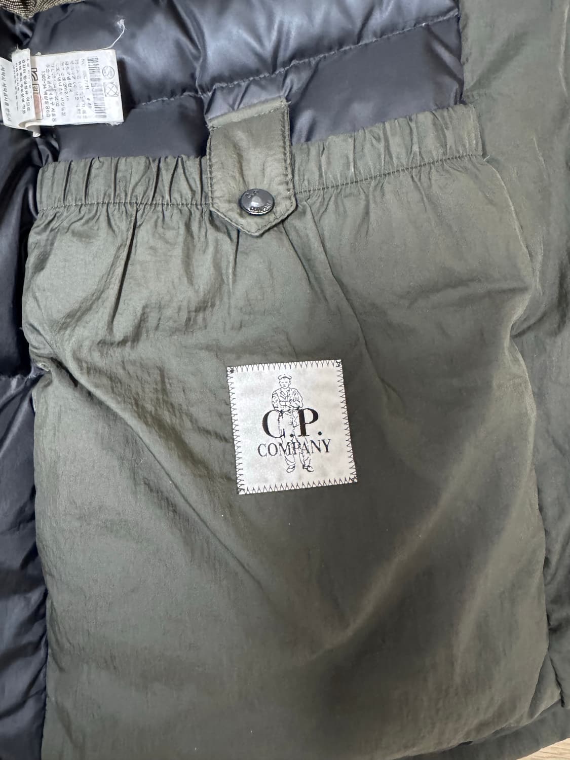 CP컴퍼니 고글 패딩 카키 / 정품 / 겨울 패딩 / CP Company 상품이미지5