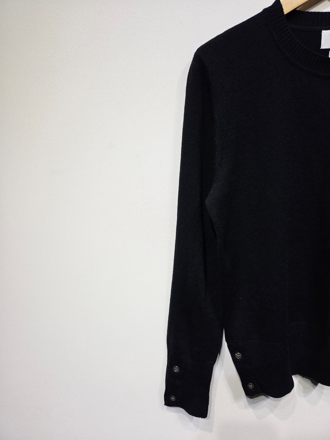 톰브라운 4선 캐시미어 크루넥 니트 다크 네이비 상품이미지3