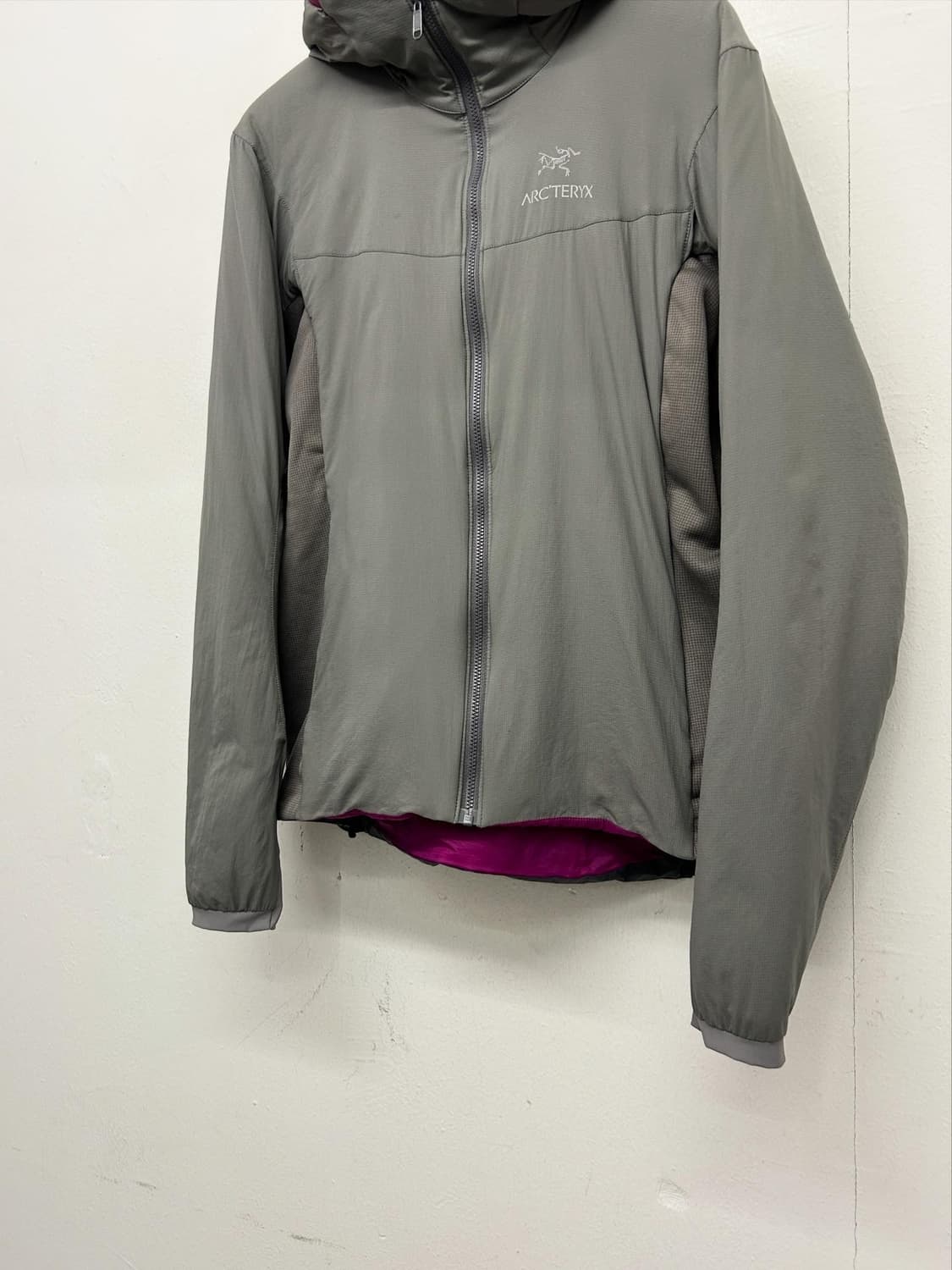 아크테릭스 후드 자켓 그레이  상품이미지3