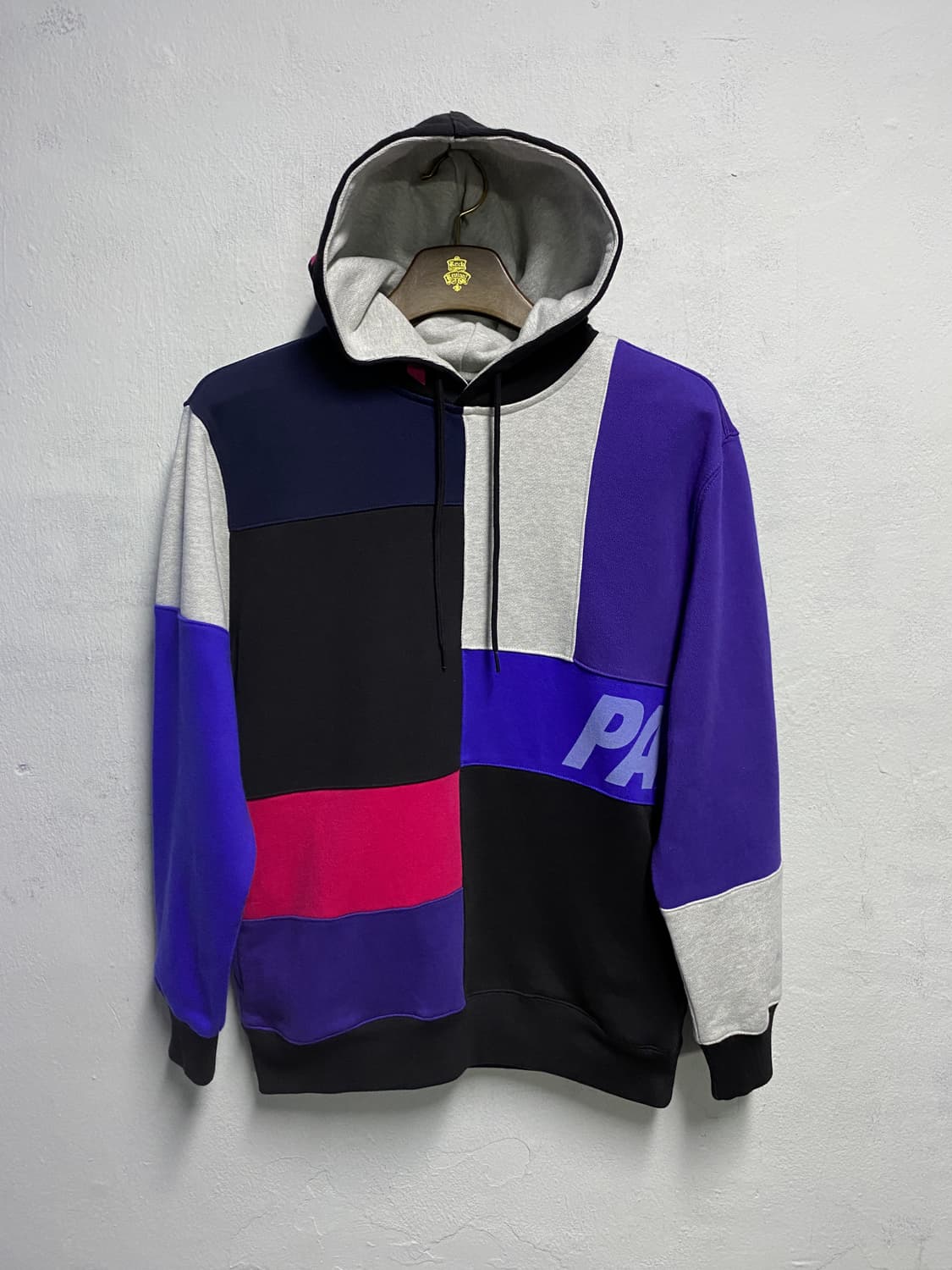 팔라스 19FW 패치 후드티 S (95~100정도) 상품이미지1