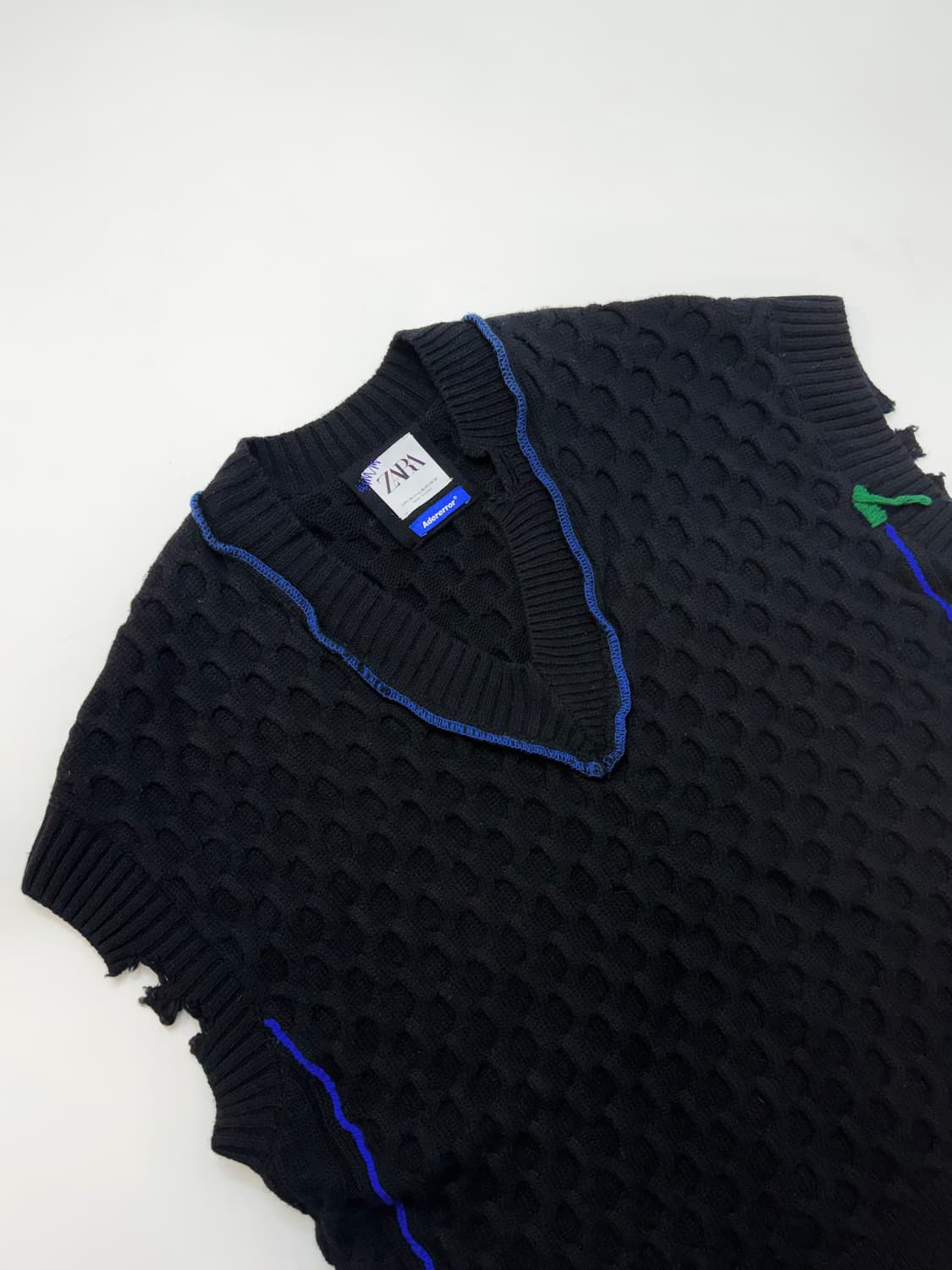 자라 x 아더에러 블랙컬러 오버사이즈 니트 베스트 상품이미지4