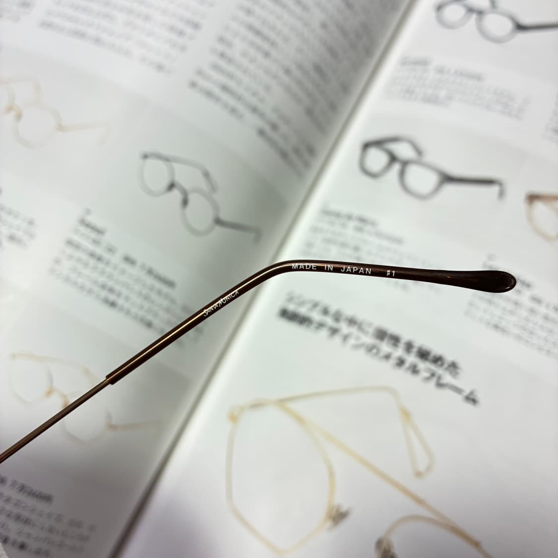 SANTA MONICA 산타모니카 골드 티카늄 반무테 안경 상품이미지5