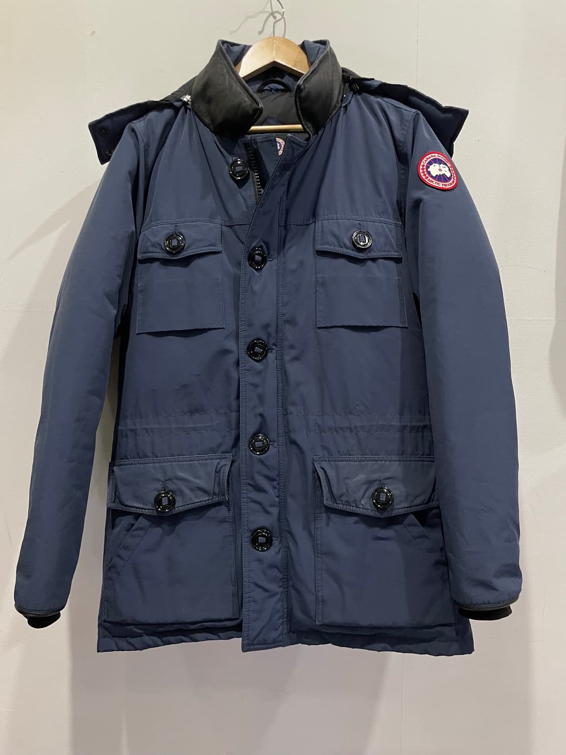 캐나다구스 네이비 패딩 M/M 매장판 상품이미지1