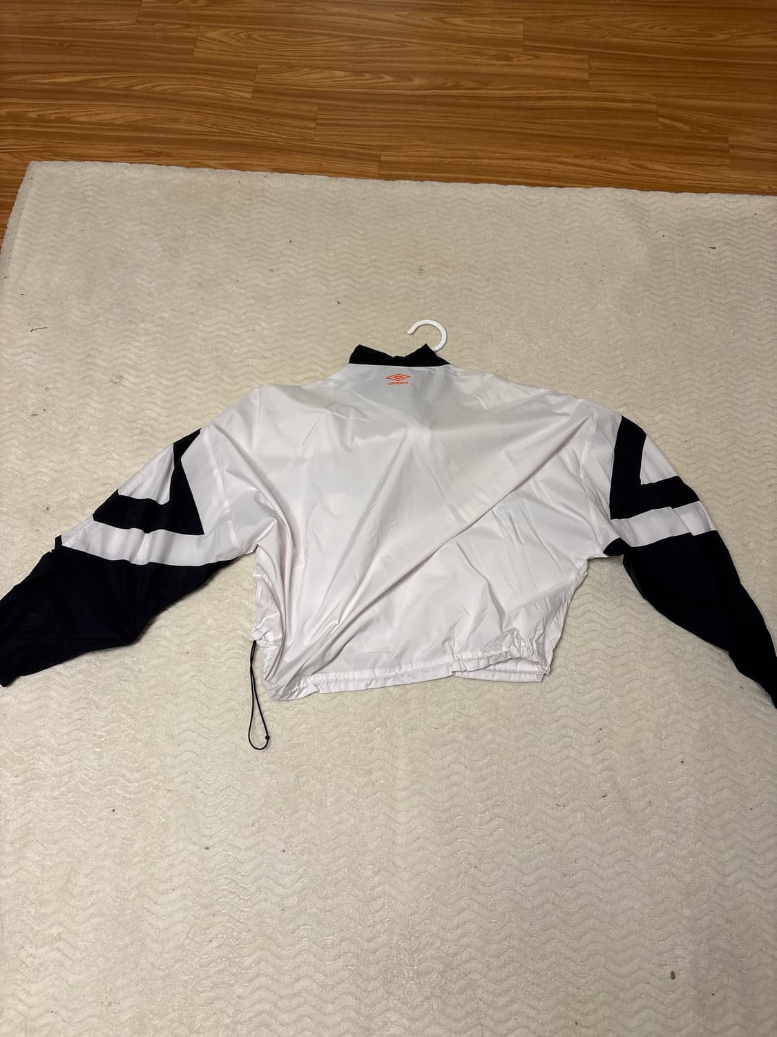 UMBRO 크롭 바람막이 상품이미지2