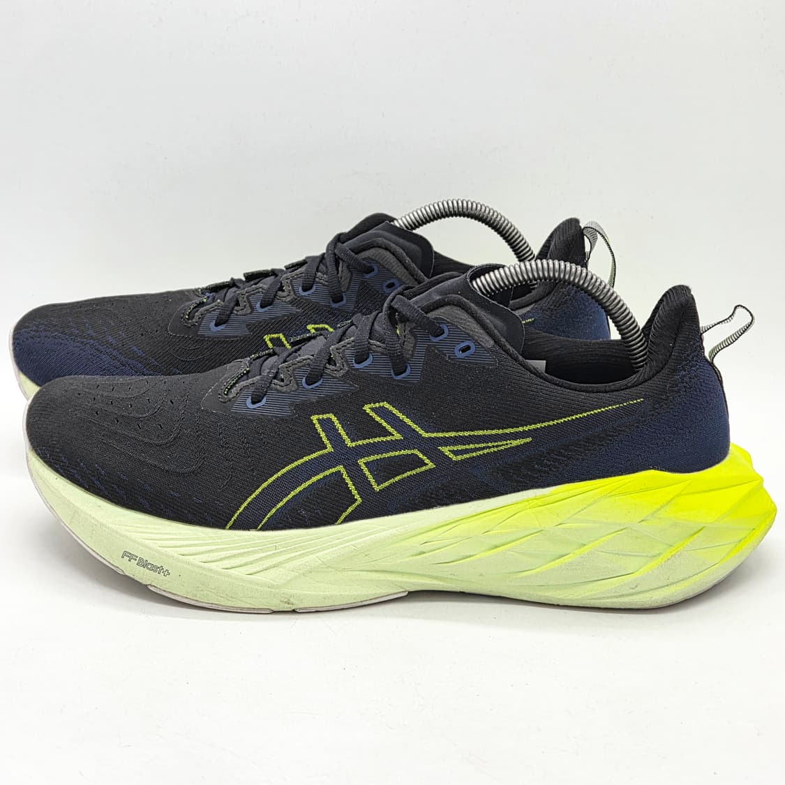 아식스 노바블라스트 4 블랙 블루 익스팬스 (290) 상품이미지1