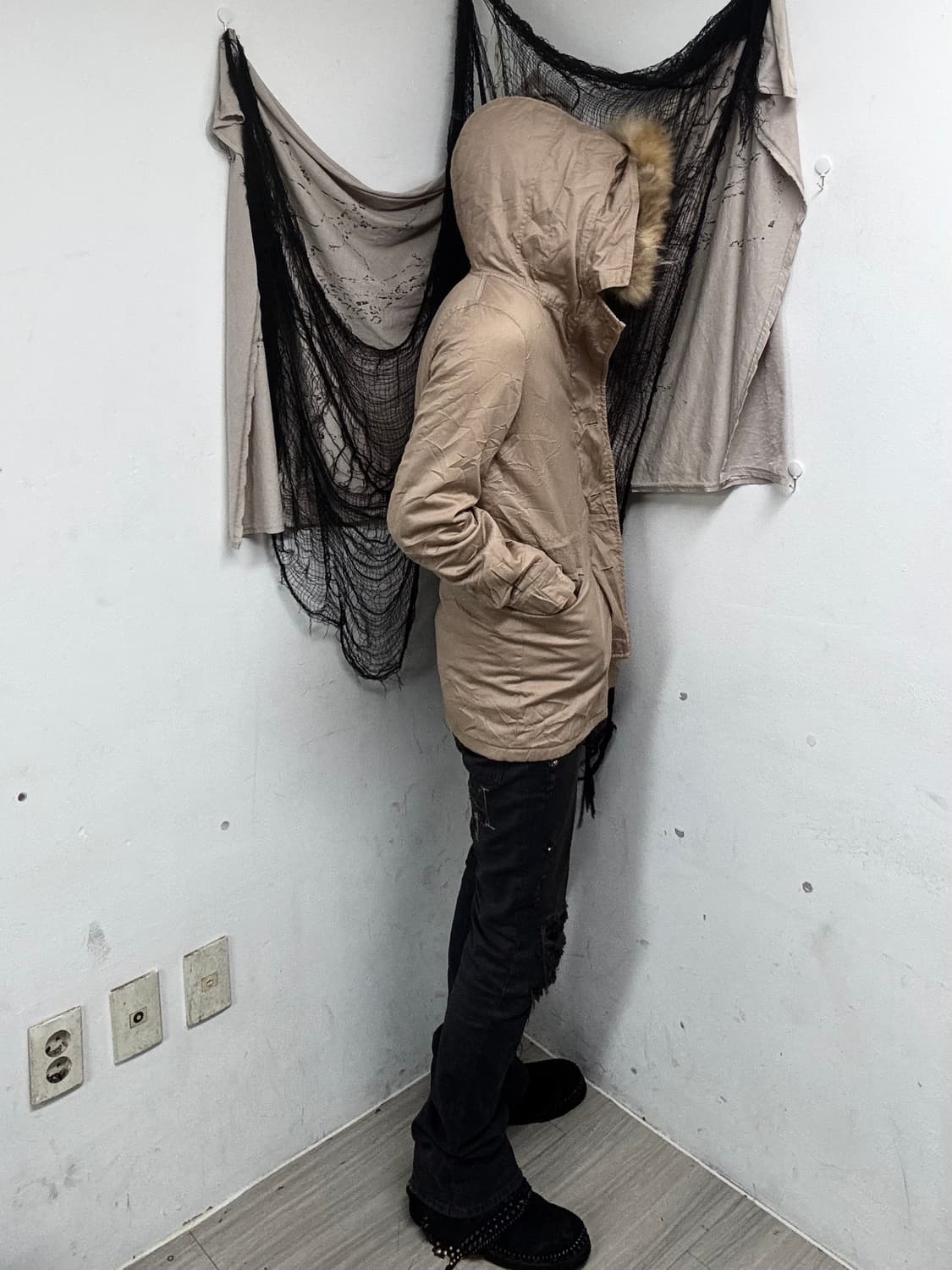 [MOUSSY] Y2K Mood Over-Fur Hoodie Parka 상품이미지3