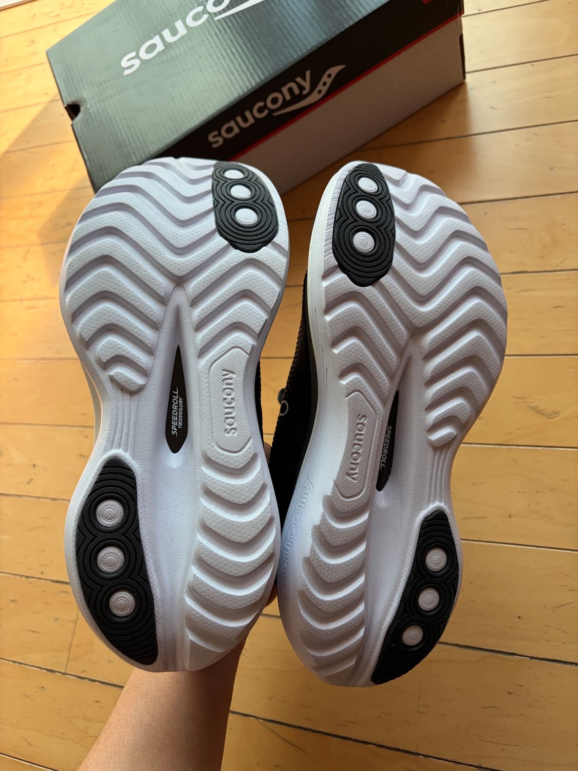 써코니 엔돌핀 트레이너 275사이즈 상품이미지2