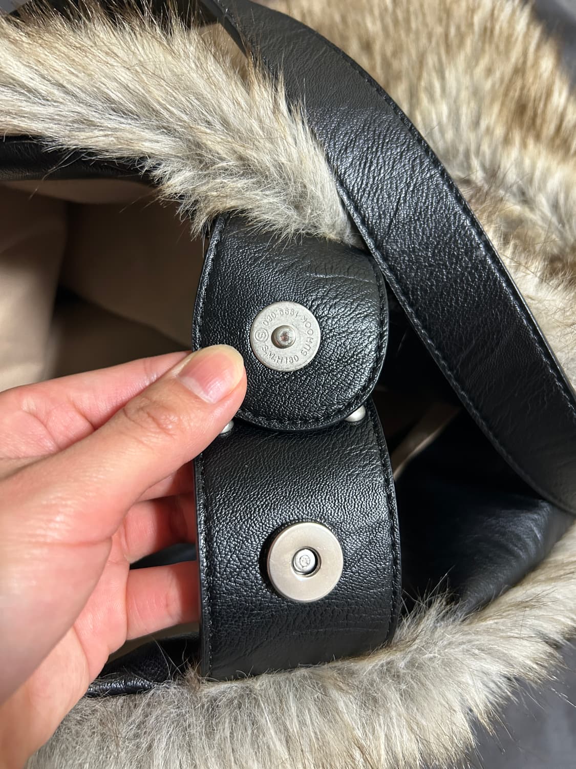 샌드뮤지엄 FLAP HOBO BAG [Fur Brown] 상품이미지6