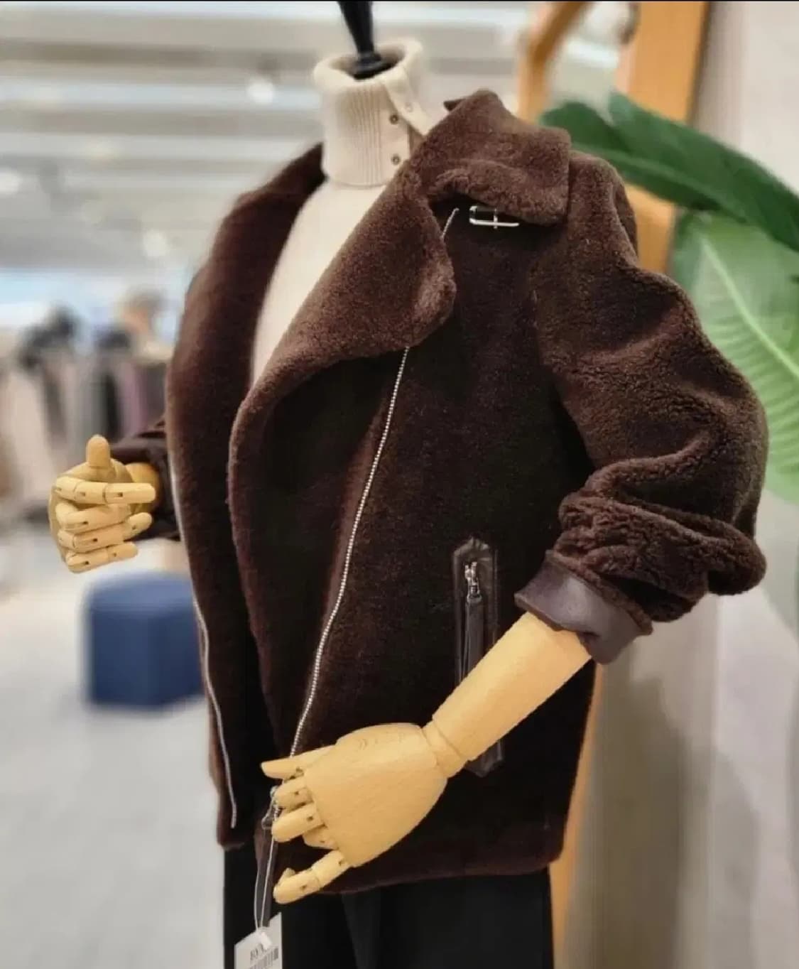 새상품급) 카시바디 양모 100 양가죽 무스탕 자켓 판매합니다 상품이미지2