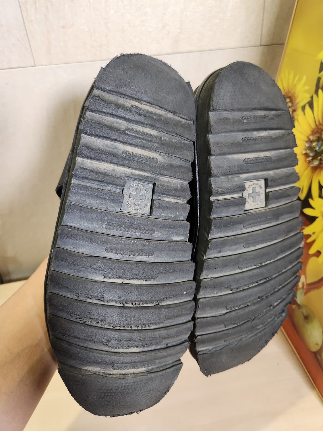 Dr. Martens VOSS 샌들 | 여름 스트릿 필수템 🖤

 상품이미지6