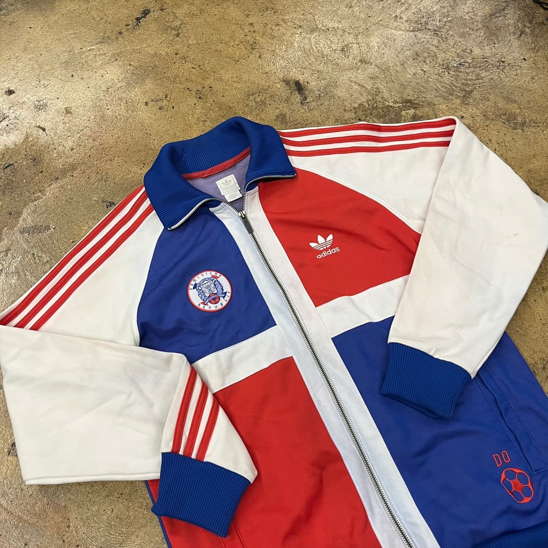 아디다스 도미니카 화이트 레드 블루 져지 트랙탑 105 상품이미지1