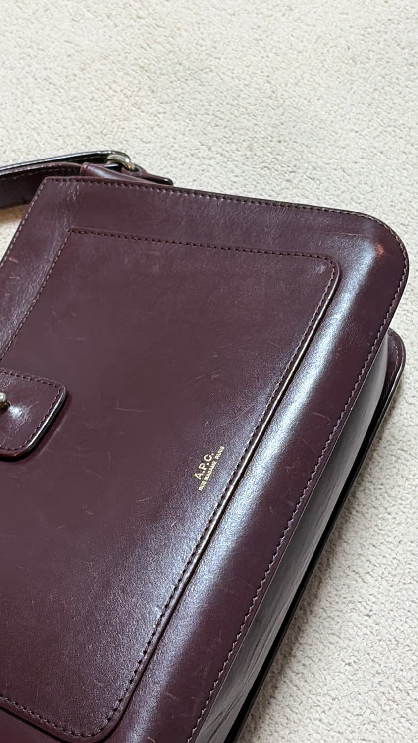 A.P.C 가죽 크로스백 버건디 (사용감 많음) 상품이미지3