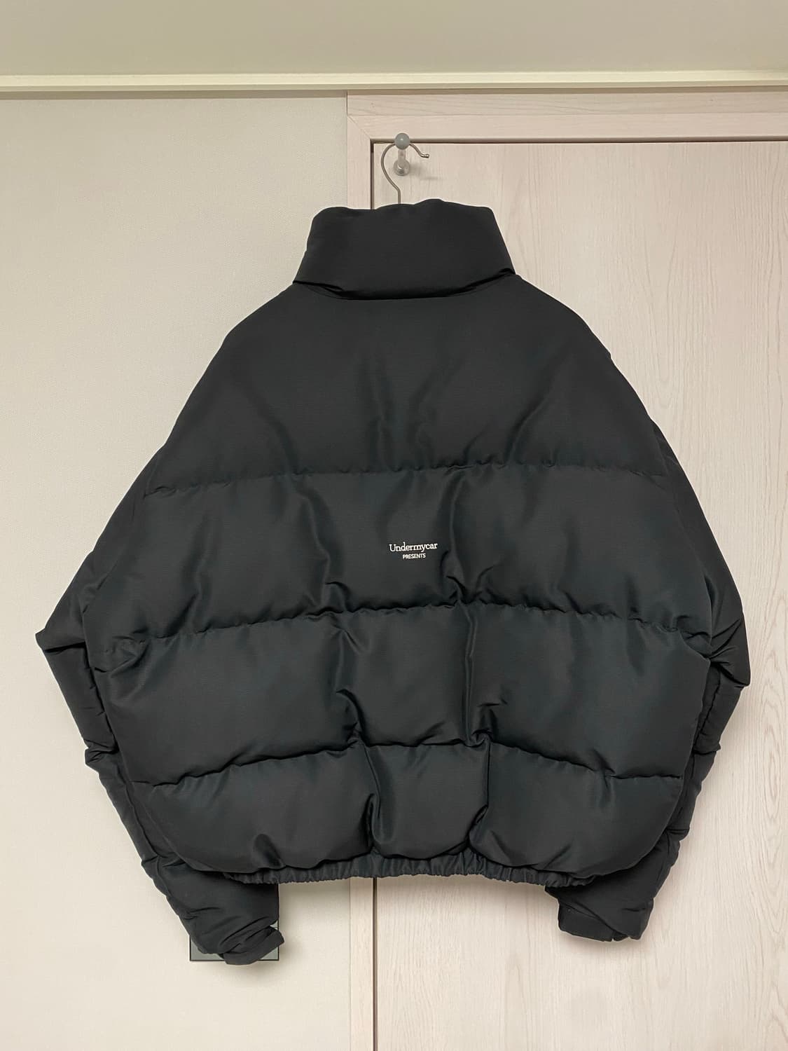 1) 언더마이카 무.15 안티 Fxxking 로고 플레이 크롭 패딩 상품이미지4