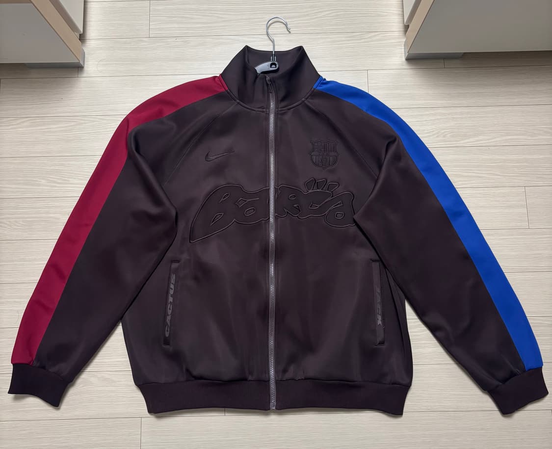 나이키 x 트래비스 스캇 x 바르셀로나 자켓 L 상품이미지3