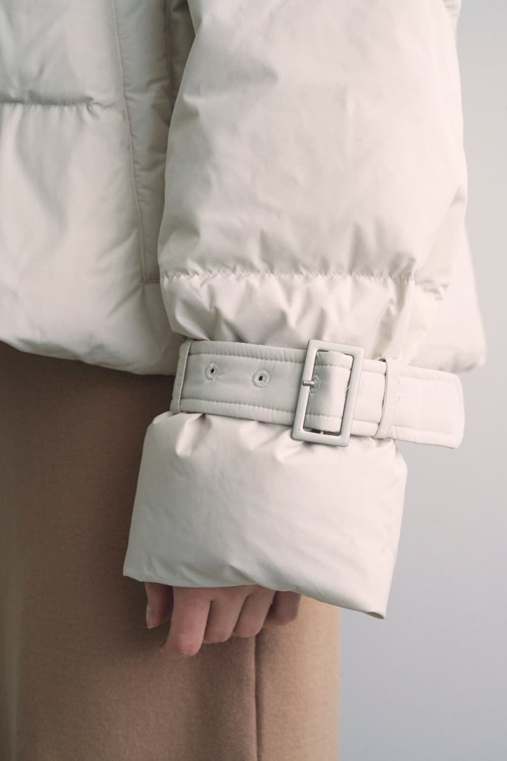 어다울 폭스퍼 숏패딩 아이보리 상품이미지3