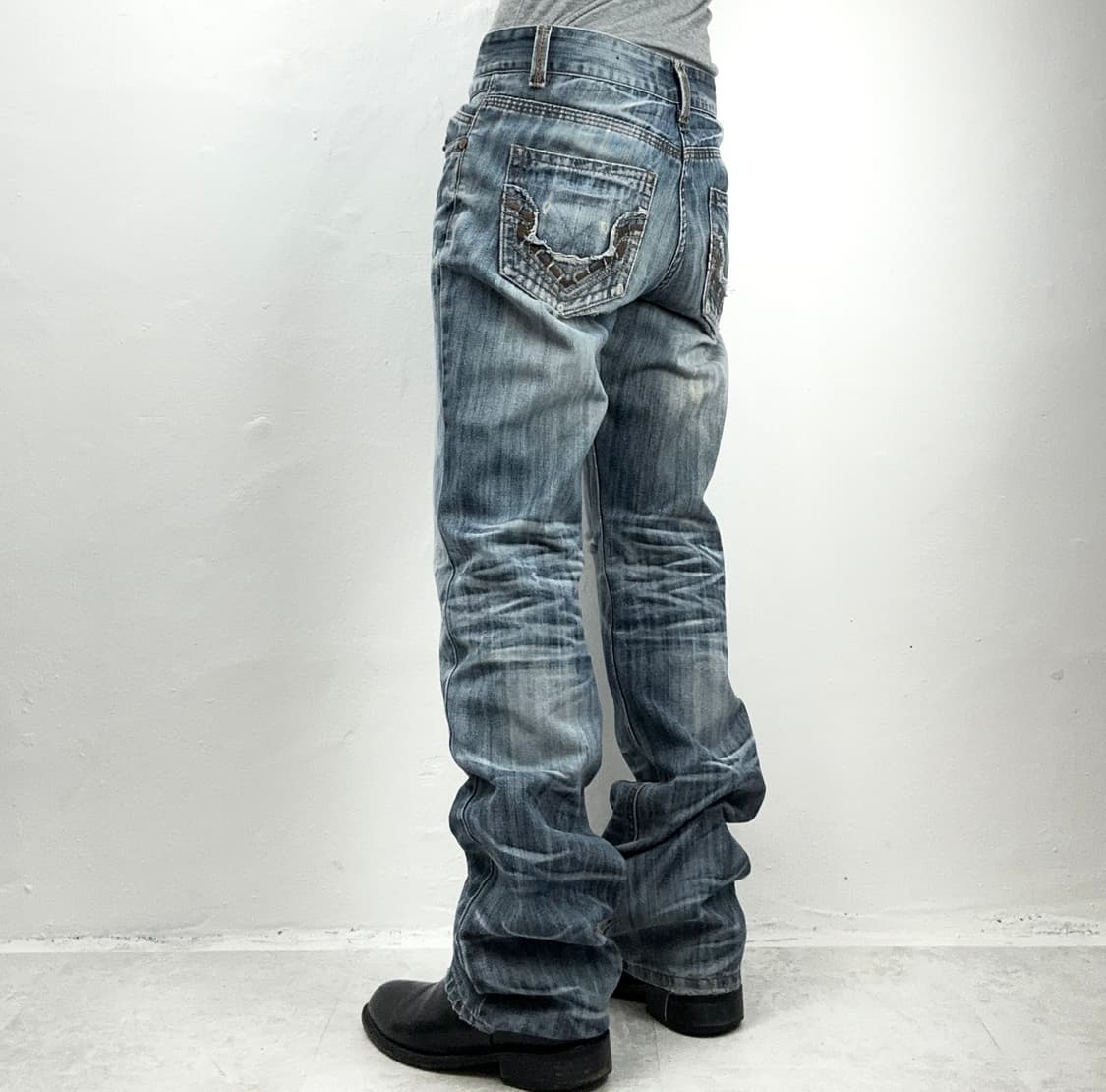 Heavy Whisker Wash Distressed Denim Pant 상품이미지1