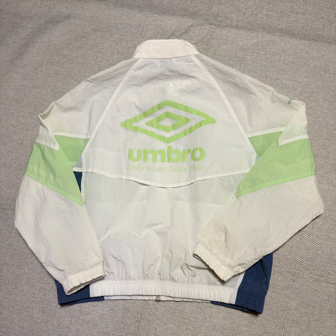 엄브로 빅로고 바람막이 자켓 상품이미지5