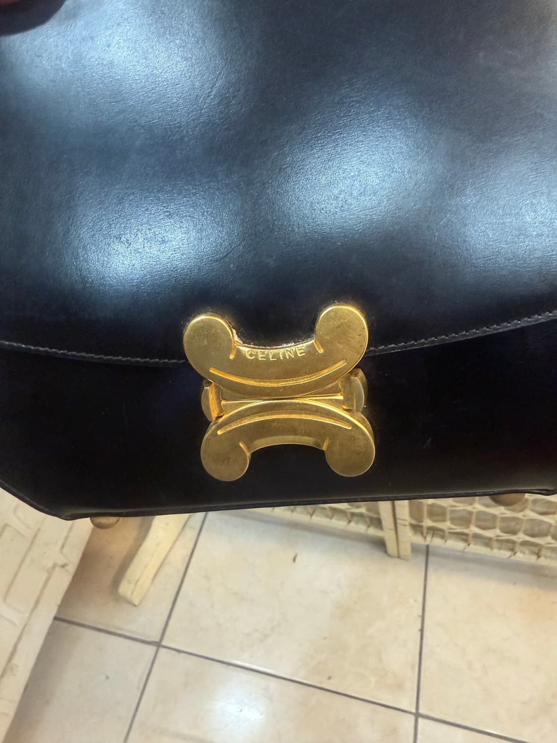 정품 셀린느 트리옹프 탑 크로스백 팝니다 상품이미지2