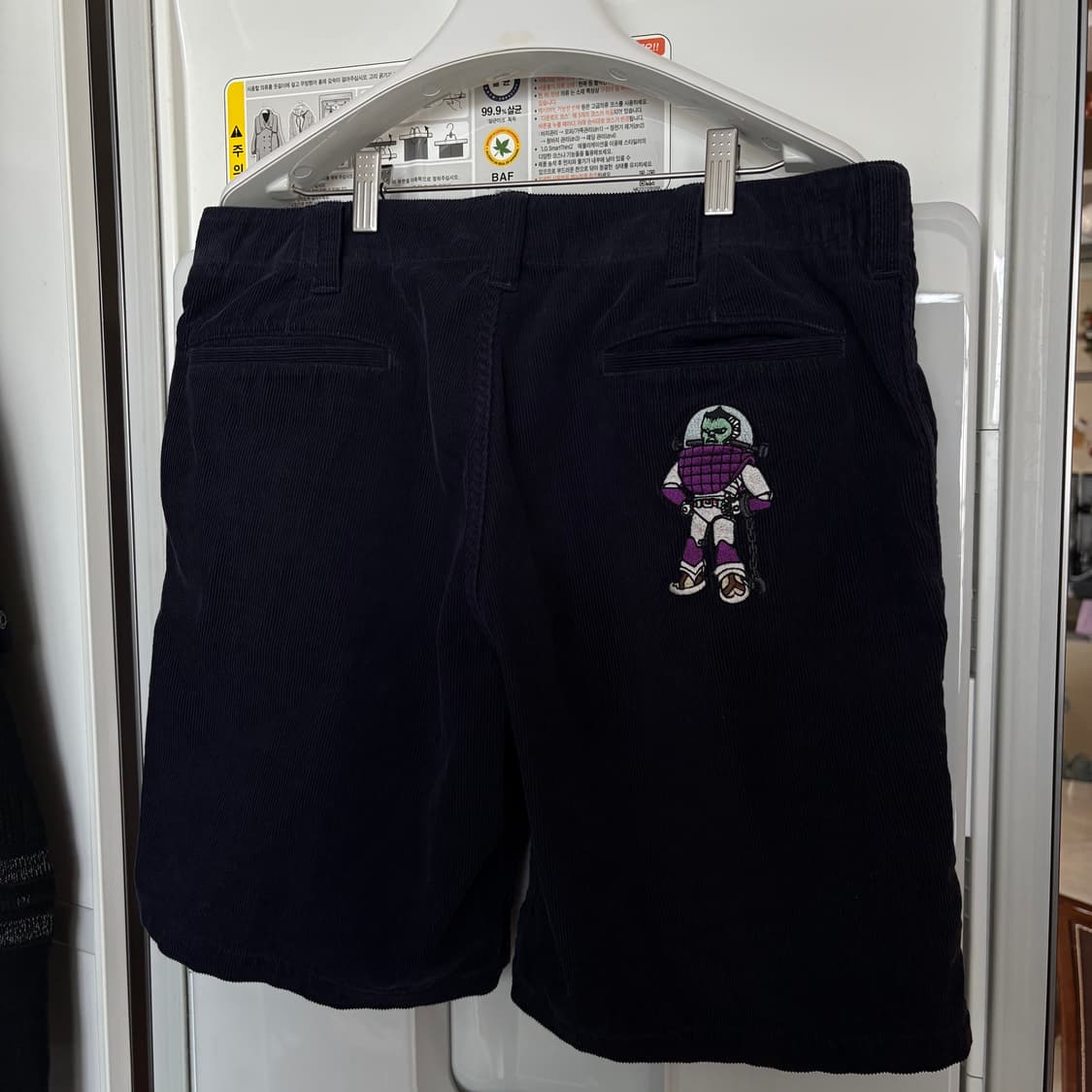 올드 베이프 네이비 코듀로이 자수 쇼츠 상품이미지1
