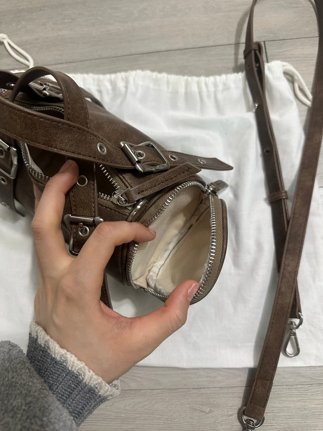 🤎샌드뮤지엄 오크백 미니 다크브라운 (현재 전 사이트 품절 색상) 상품이미지4