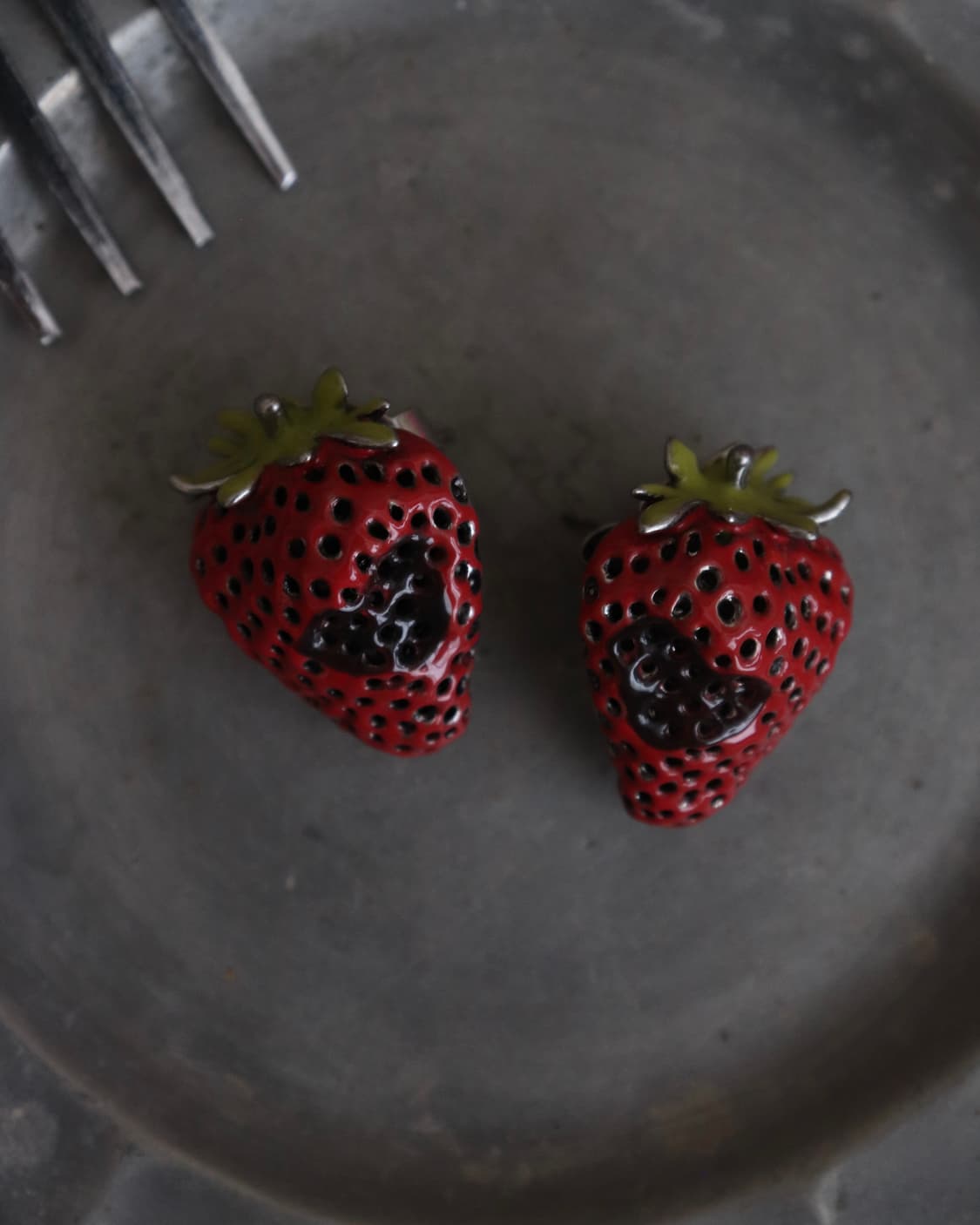 [Heaven • Y/Project] Strawberry Earrings 상품이미지3