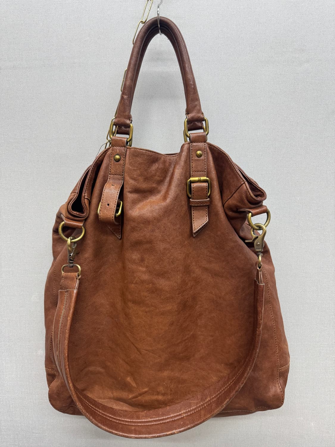 산드로 빈티지 에이징 워싱 천연 소가죽 숄더백 남여공용 상품이미지1