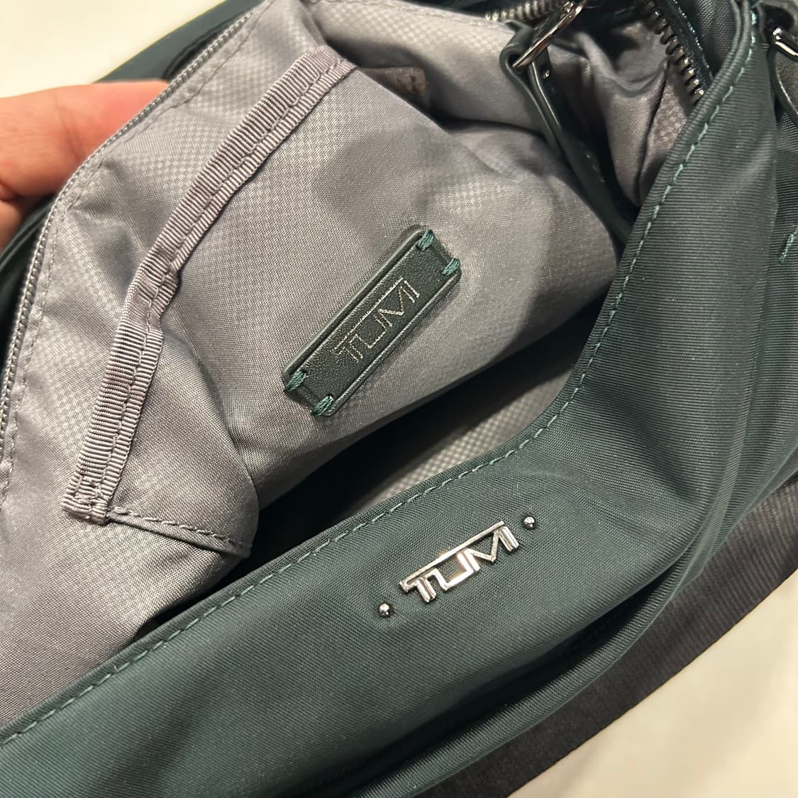 TUMI 투미 보야져 그린 크로스백 가방 상품이미지7