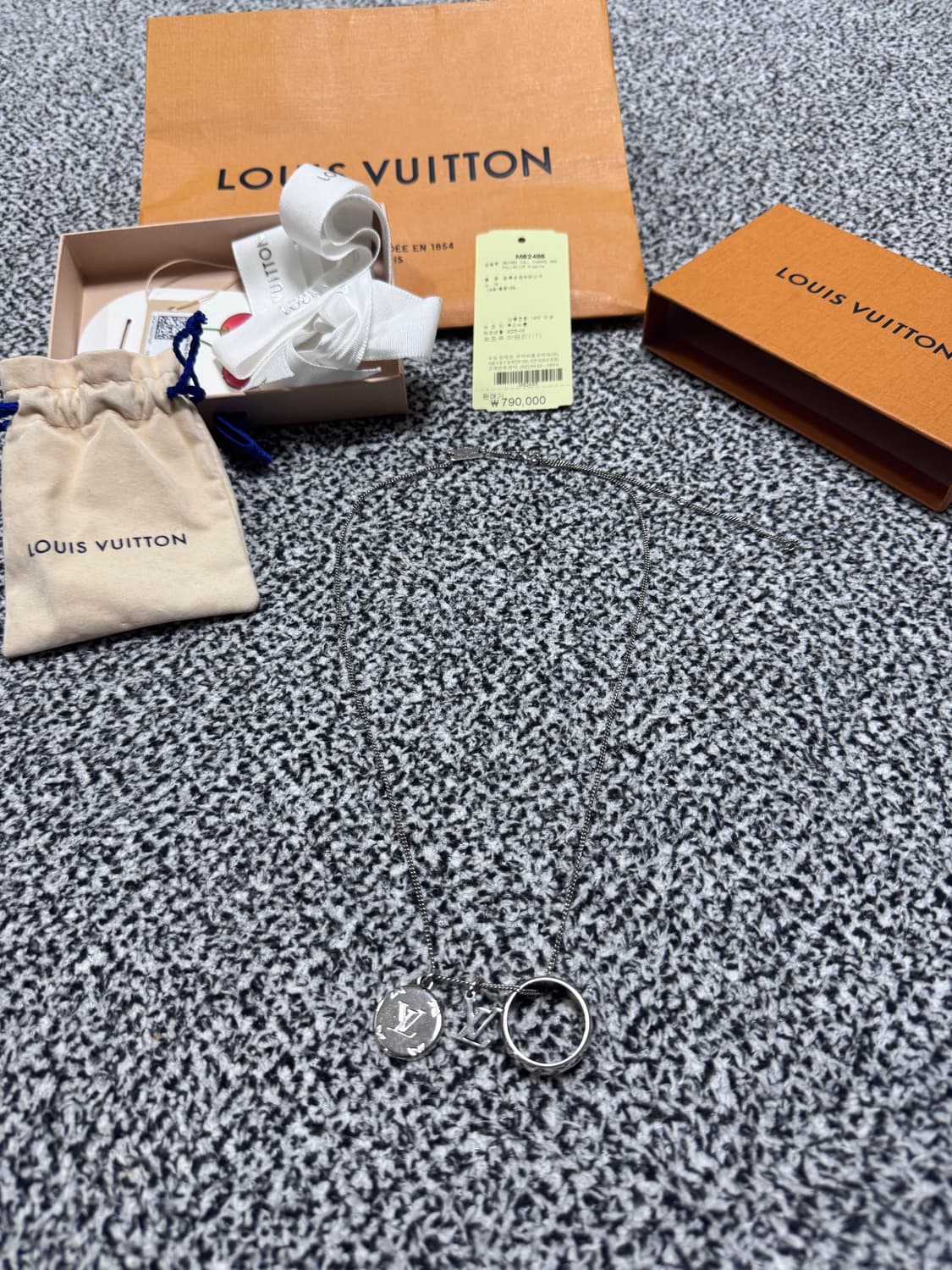 루이비통 모노그램 참 목걸이 상품이미지2