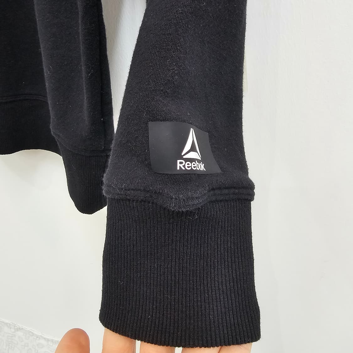 리복 블랙 맨투맨 기모 스웻셔츠 상품이미지4