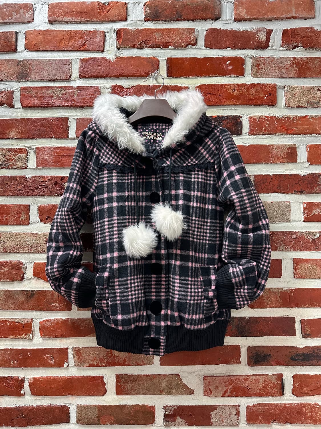 (OS)트랄라라 히메갸루 레이스 디테일 폼폼이 점퍼 상품이미지1