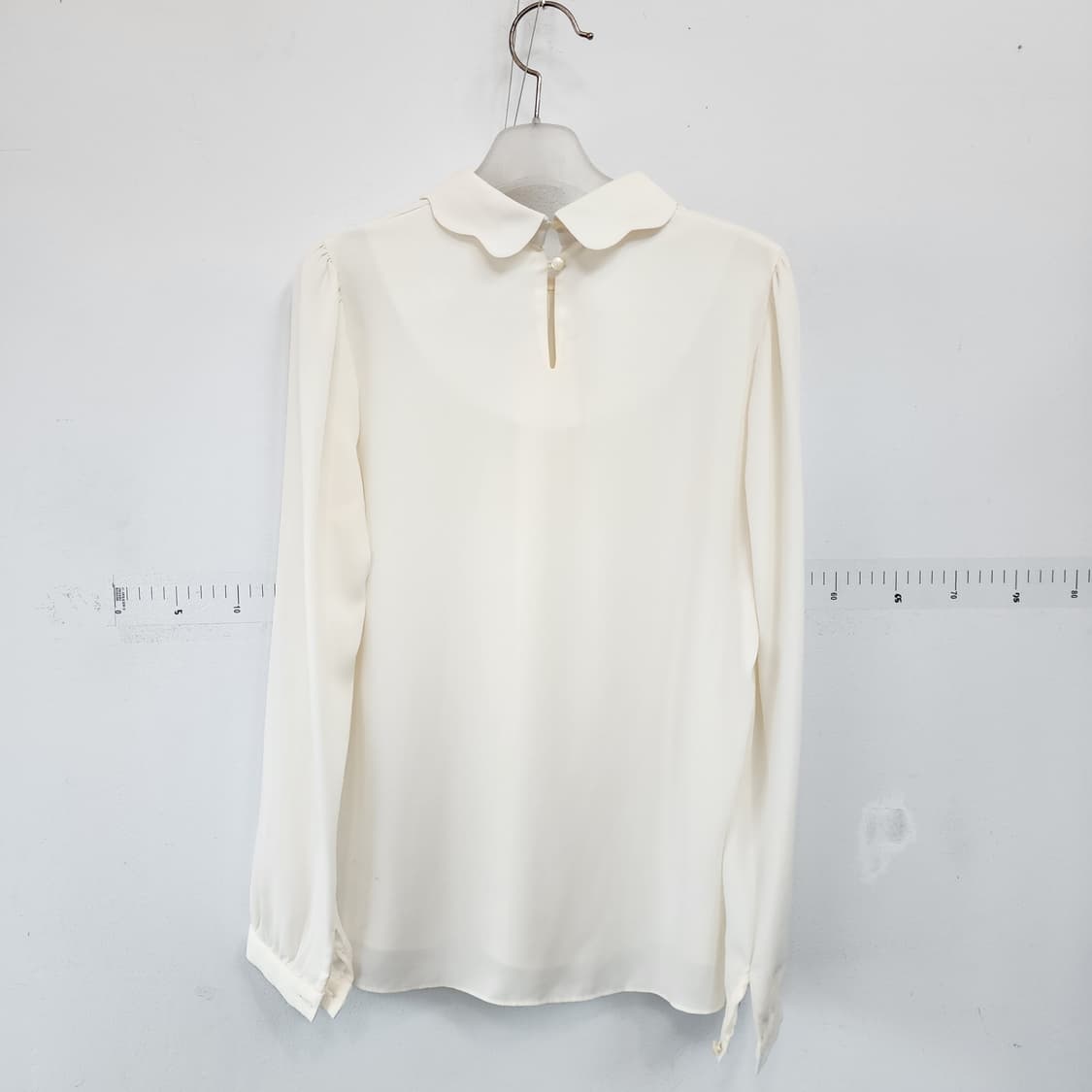 화이트 실키 라운드넥 블라우스 상품이미지3