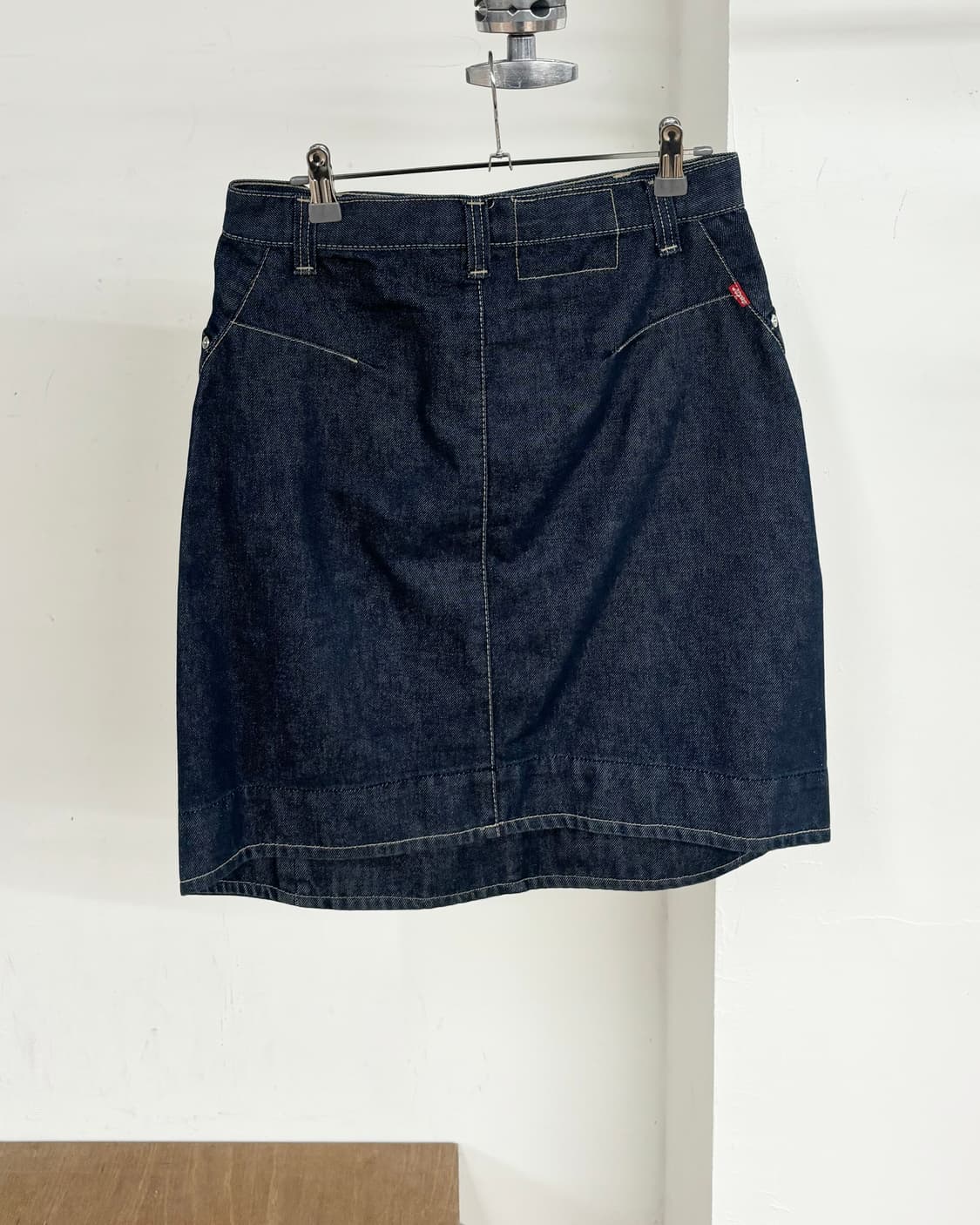 리바이스 엔지니어드 진청 데님 스커트 상품이미지4