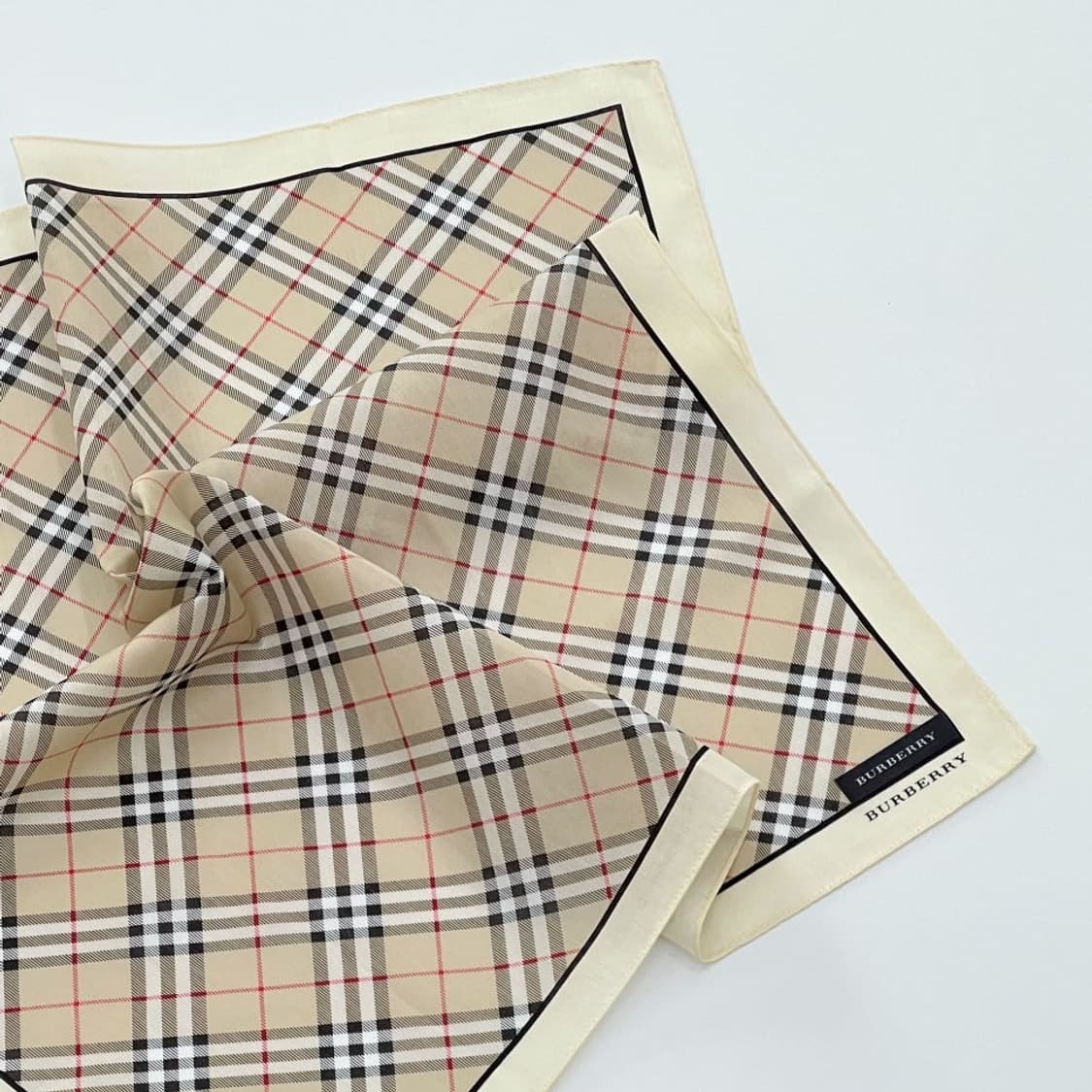 (새상품) burberry/ 버버리 쁘띠스카프 손수건 상품이미지1