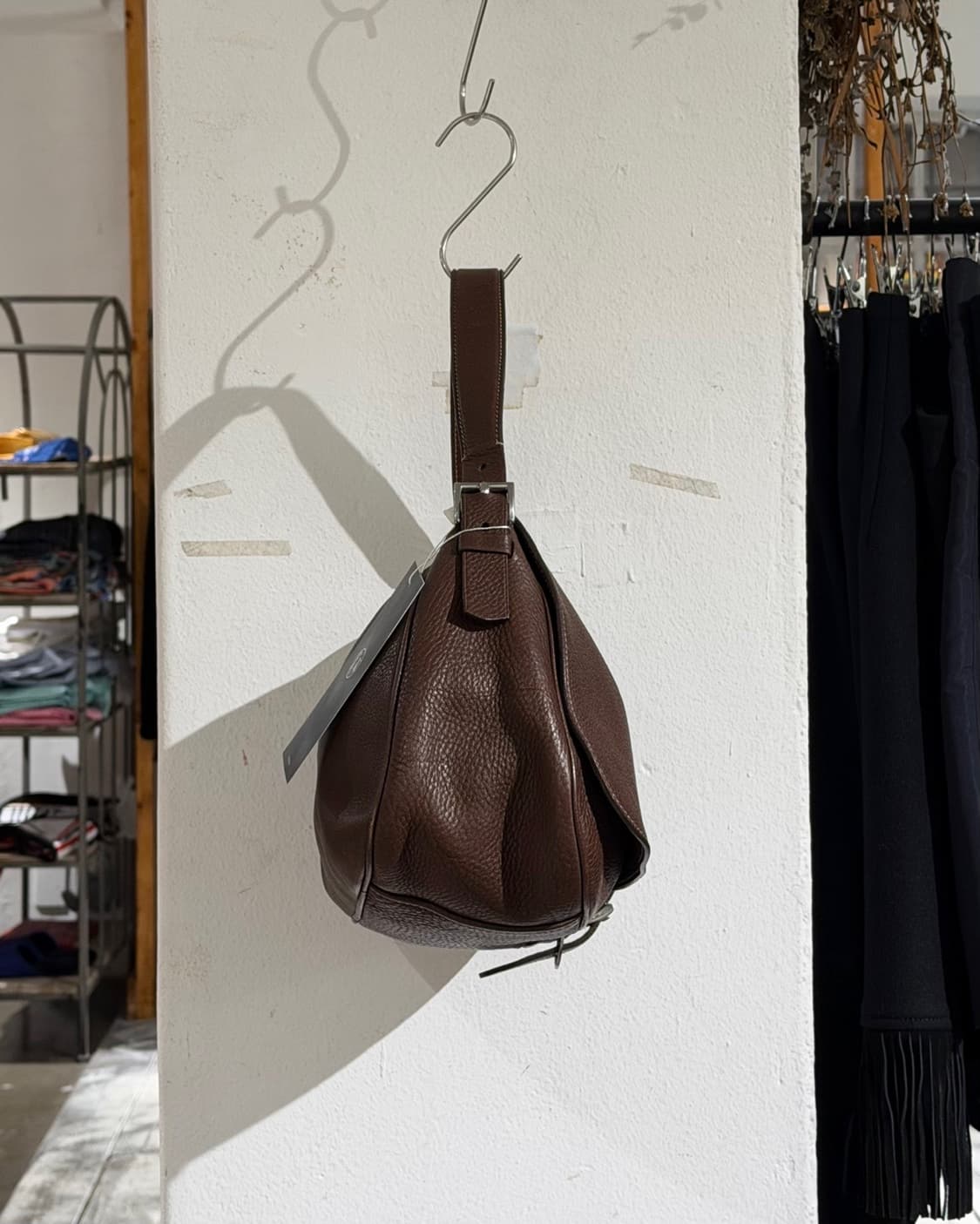 프라다 브라운 레더 숄더백 상품이미지3