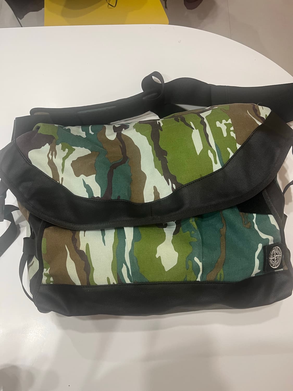 스톤아일랜드 빅 크로스백 상품이미지1