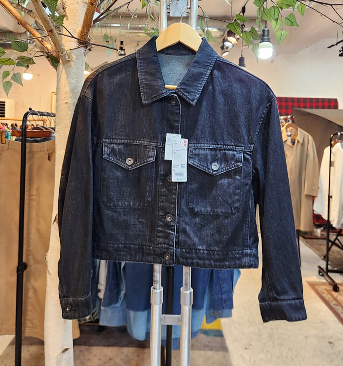 새제품 UNIQLO 유니클로 흑청 크롭 데님 자켓 상품이미지1
