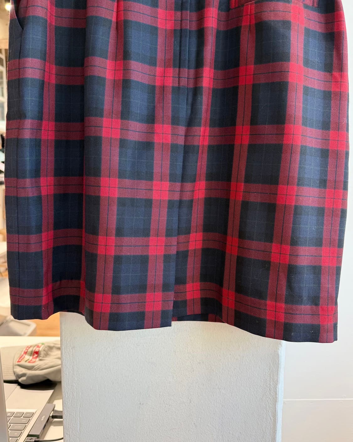 크리스찬 디올 스포츠 레드 체크 미디스커트  상품이미지7