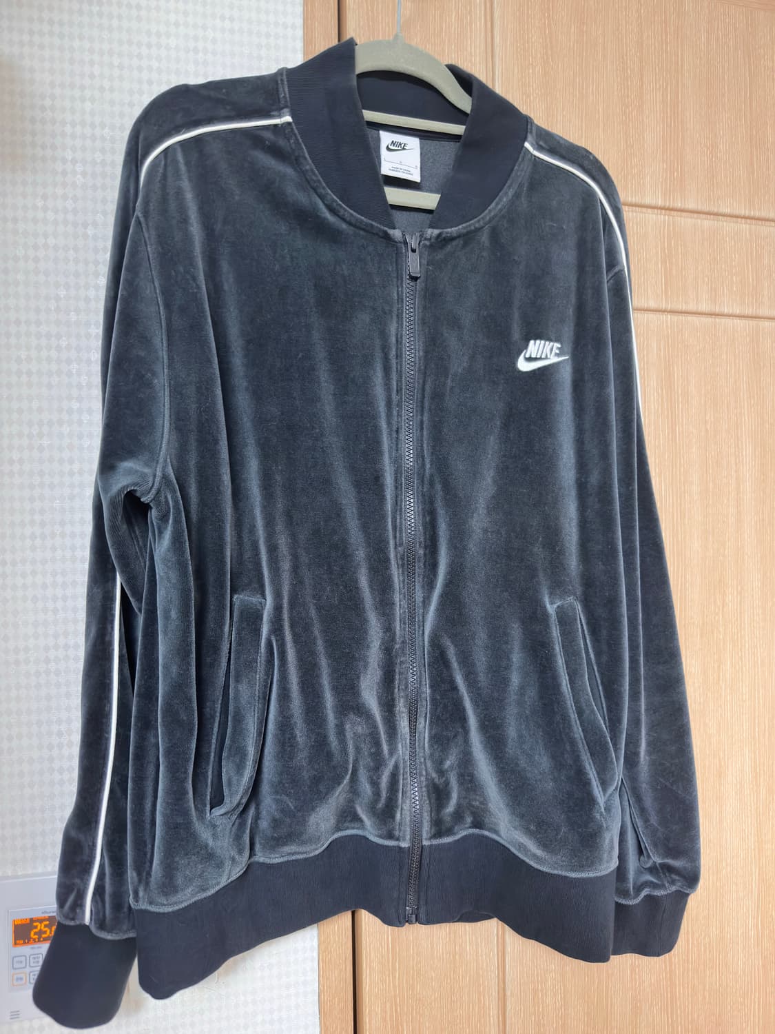 나이키 NSW 벨벳 자켓 상품이미지1
