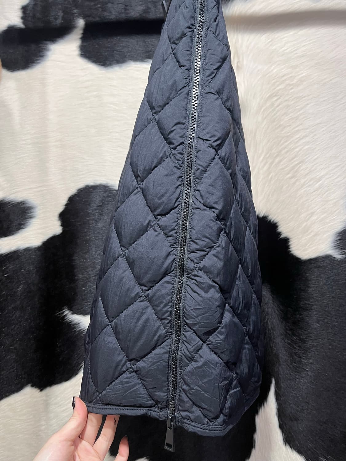 몽클레어 사이드 지퍼 퀄팅 미디 스커트 상품이미지5