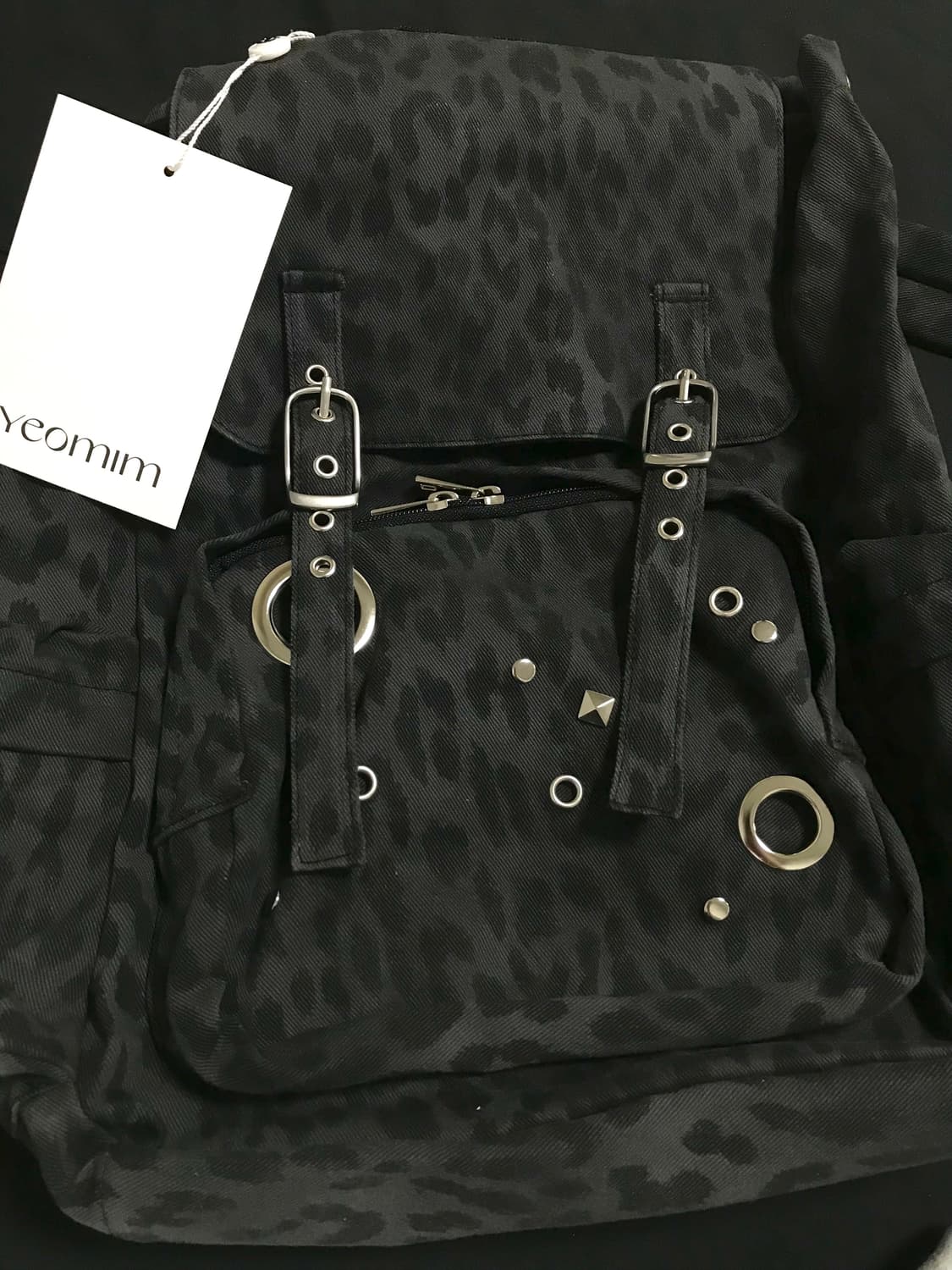 여밈 로우 레이아웃 레오파드 백팩  상품이미지2