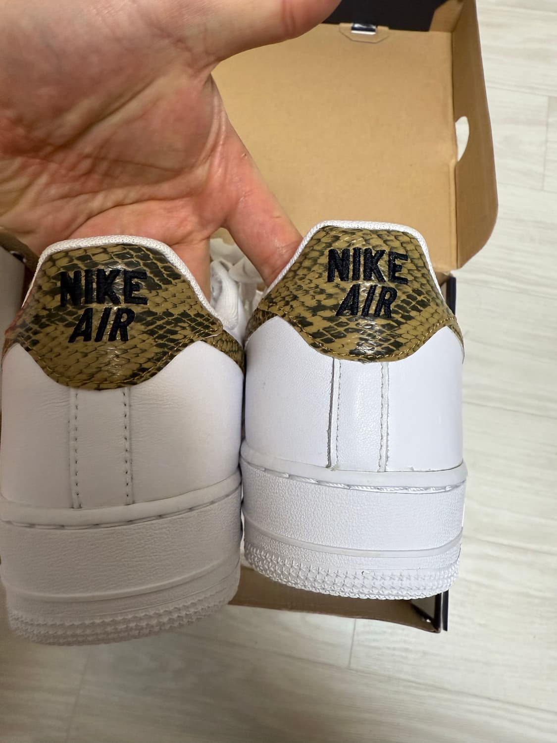  나이키 에어포스1 스네이크 스우시 PRM QS 285 상품이미지5